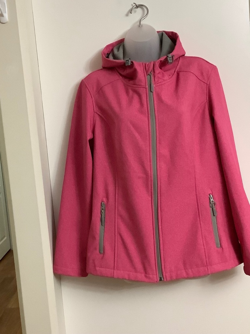 Women’s Active Zone Rain repellent Jacket Large 37/38 bust. Like New condition